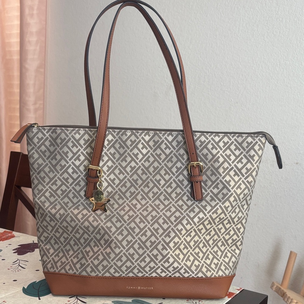 Tommy Hilfiger Brown and Cream Geometric Tote